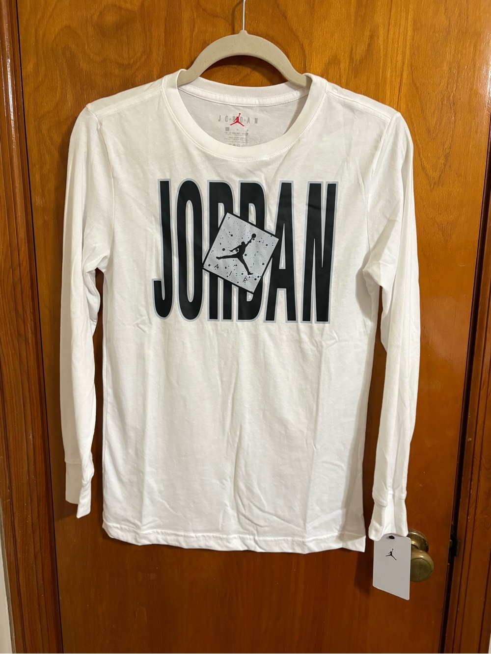 NWT Jordan boys Long Sleeve T-Shirt White Black Large